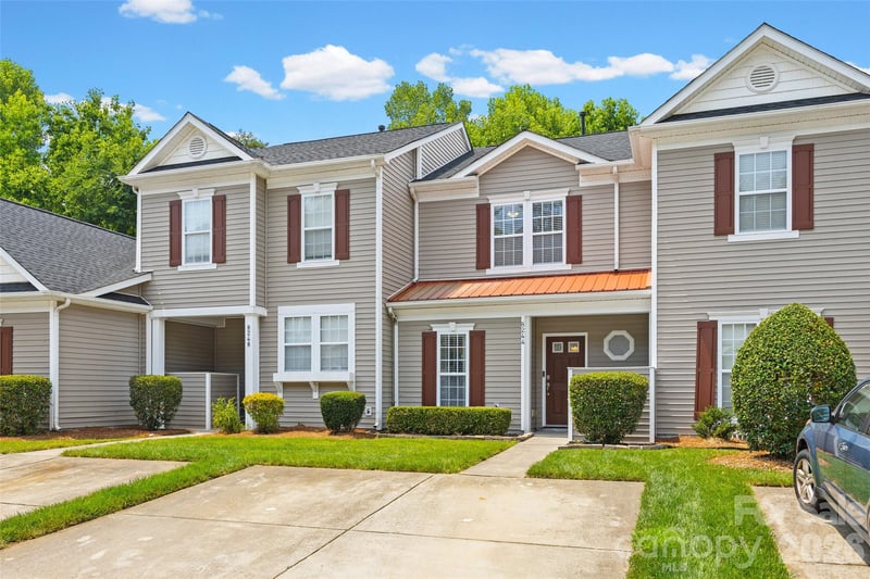 8244 Carob Tree Ln, Charlotte, NC 28215