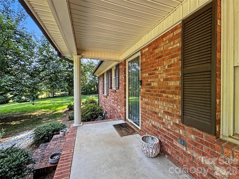 213 Bostian Lake Rd, Statesville, NC 28677