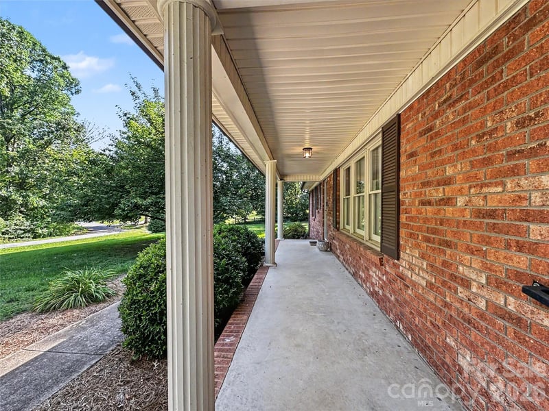 213 Bostian Lake Rd, Statesville, NC 28677