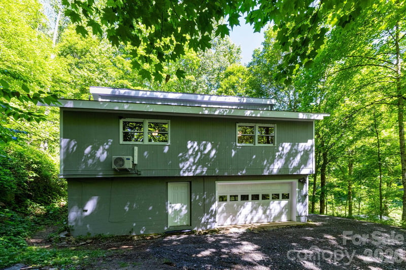 109 Narrow Way Rd, Burnsville, NC 28714