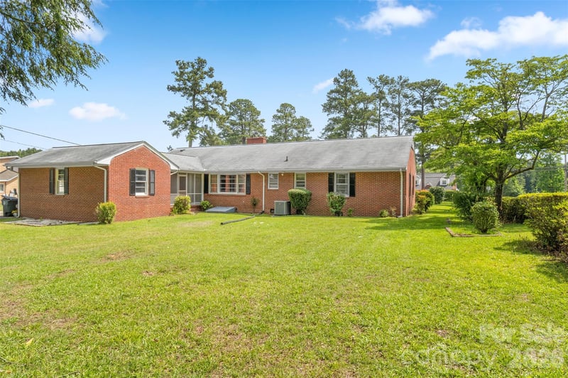 1400 Morven Rd, Wadesboro, NC 28170