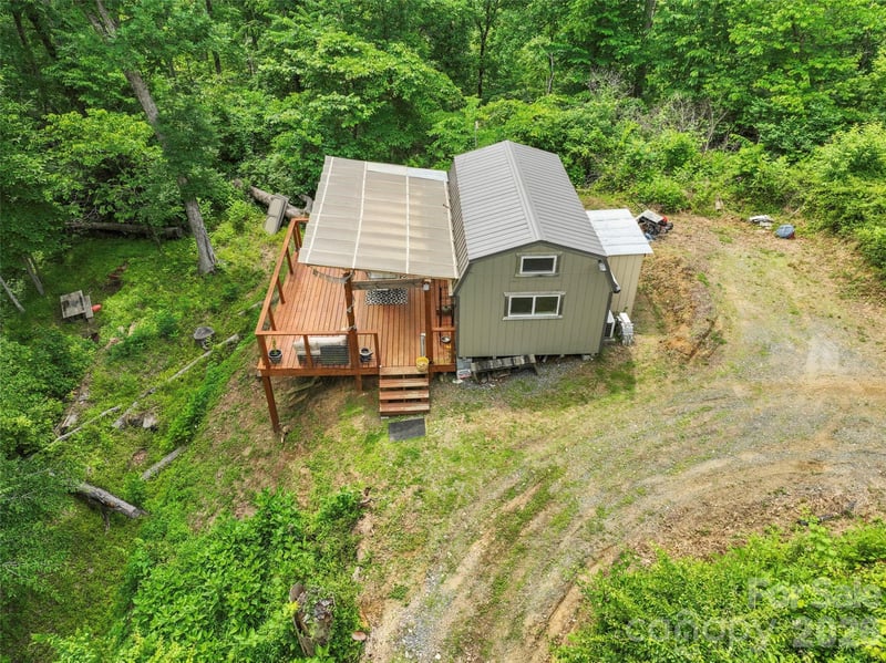 555 Logans Ridge Dr, Marshall, NC 28753