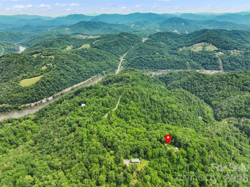 555 Logans Ridge Dr, Marshall, NC 28753