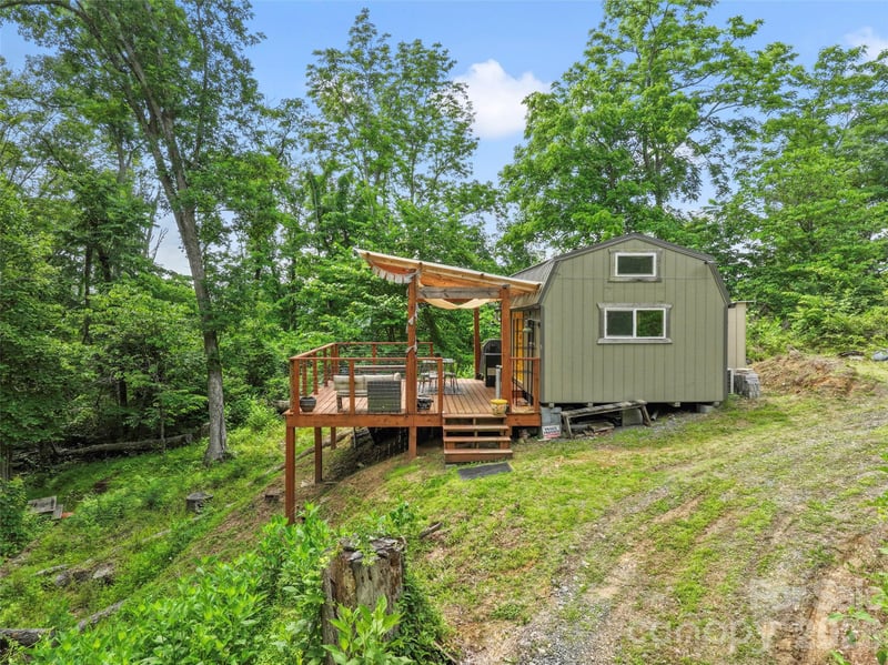 555 Logans Ridge Dr, Marshall, NC 28753