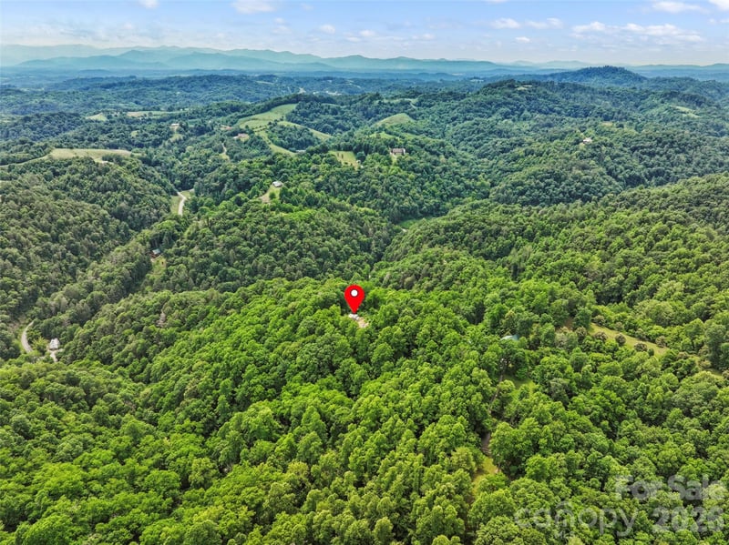 555 Logans Ridge Dr, Marshall, NC 28753