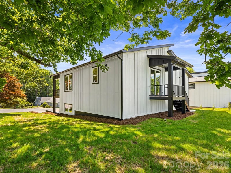 45 Klimovych Rd, Hendersonville, NC 28792