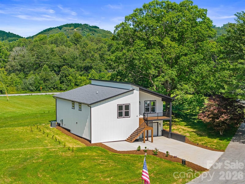 45 Klimovych Rd, Hendersonville, NC 28792