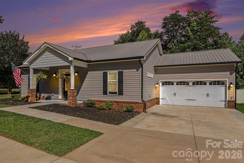 964 Mathis Ave, Salisbury, NC 28146