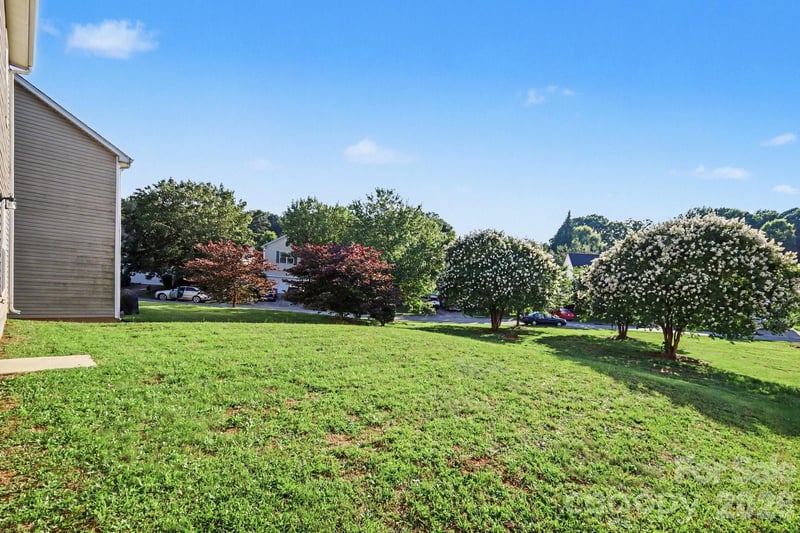 4615 Potters Glen Rd, Charlotte, NC 28269