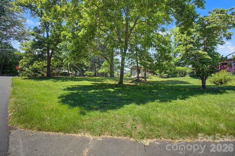 99999 College Crescent #2, Weaverville, NC 28787