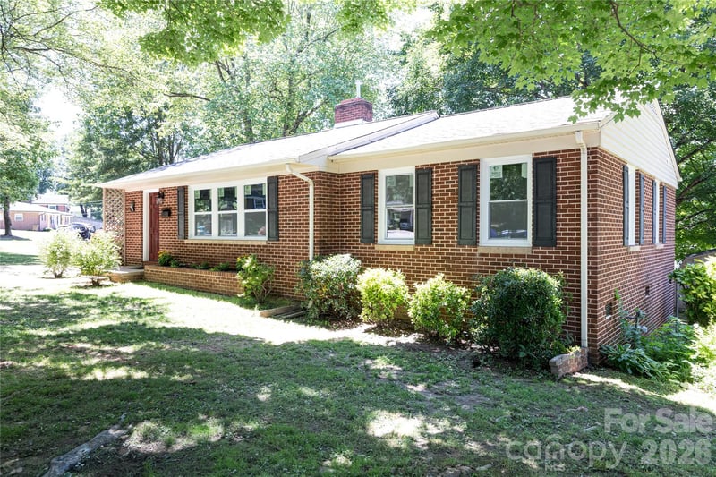 214 Mcginnis Ave, Lincolnton, NC 28092
