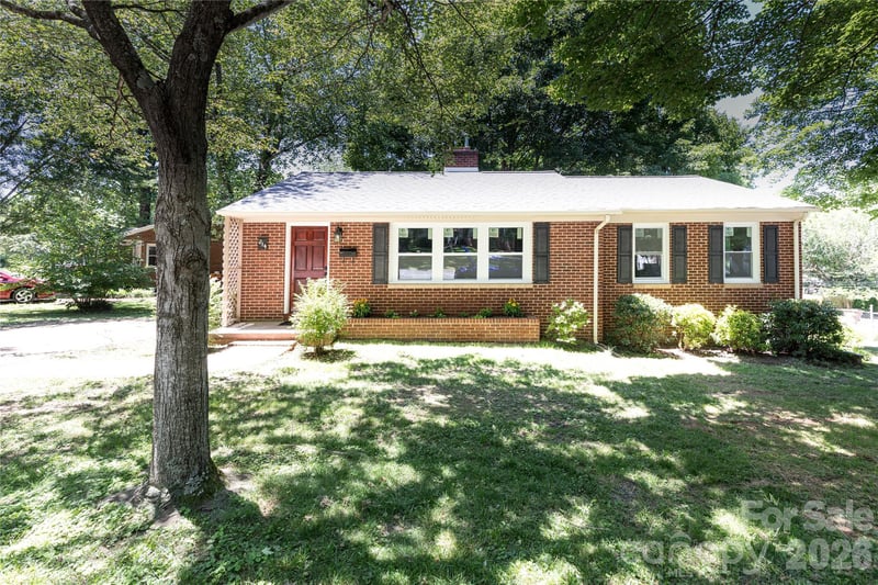 214 Mcginnis Ave, Lincolnton, NC 28092