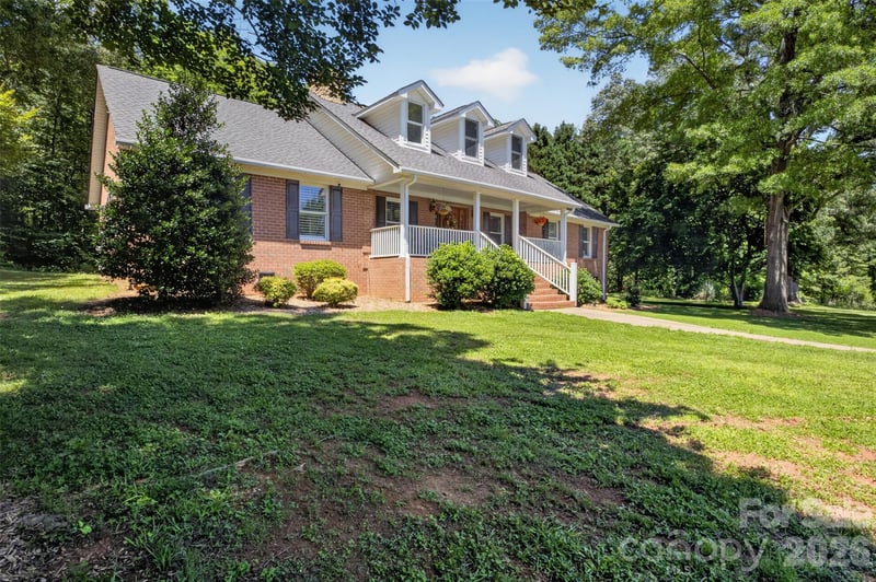 8234 Dennis Rd, Charlotte, NC 28227