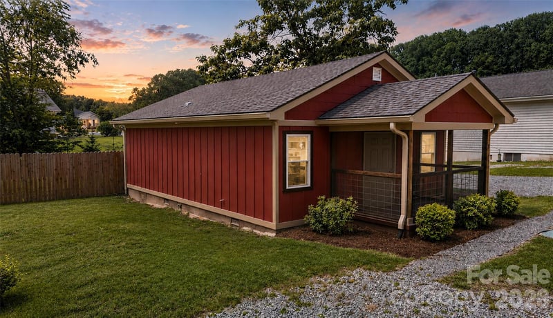 166 Outland Ave, Brevard, NC 28712
