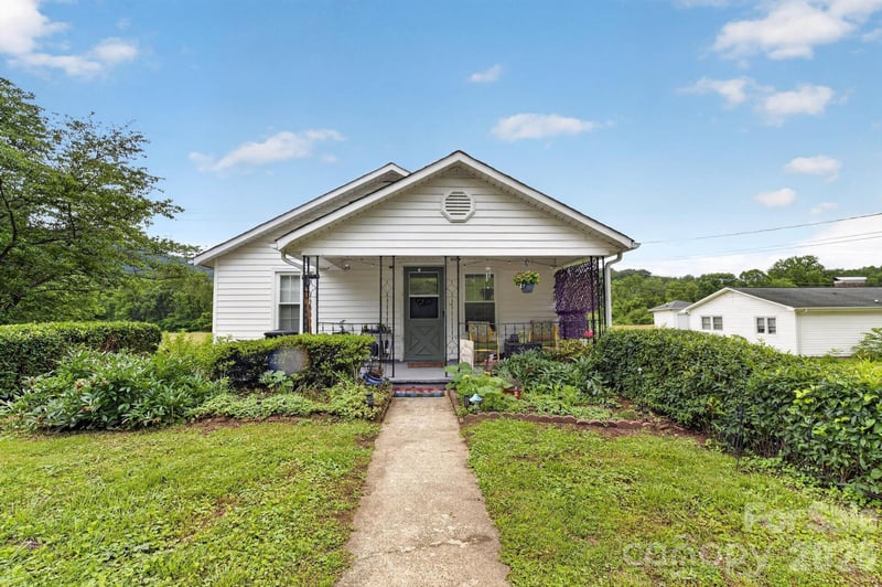 1327 Hwy 268 Hw, Lenoir, NC 28645