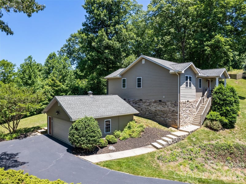 283 Blake Dr, Canton, NC 28716