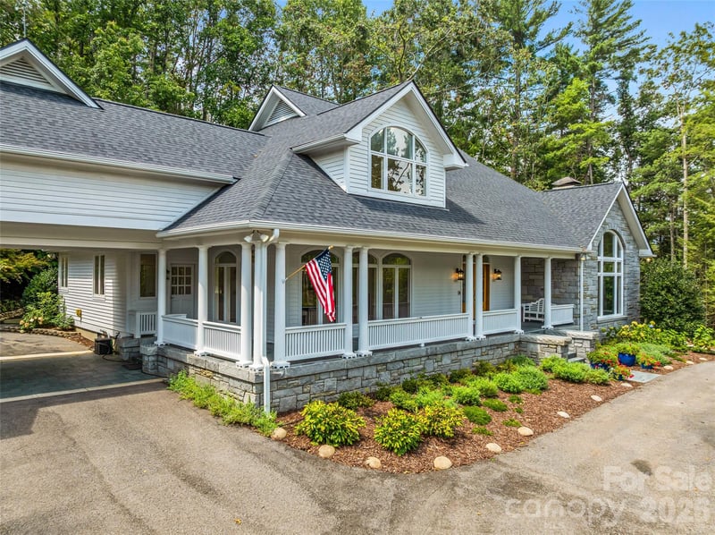4 Cedar Hill Dr, Asheville, NC 28803