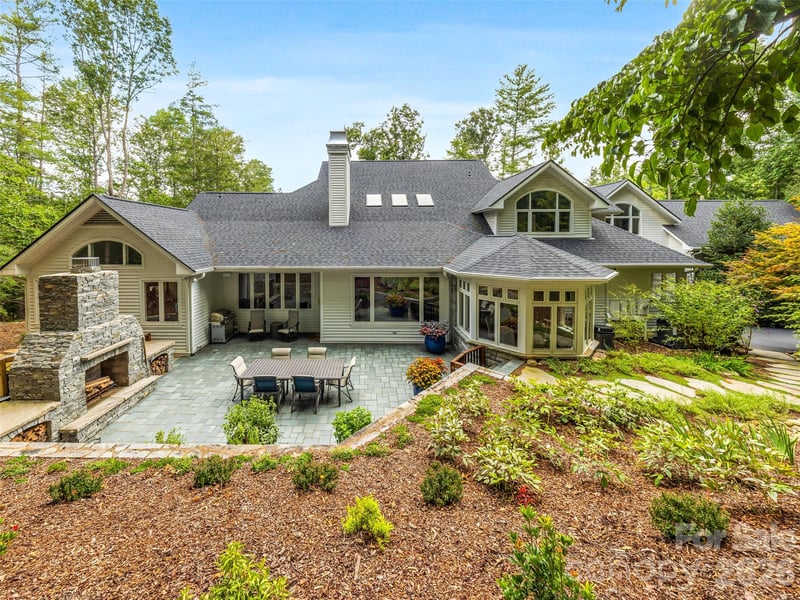 4 Cedar Hill Dr, Asheville, NC 28803