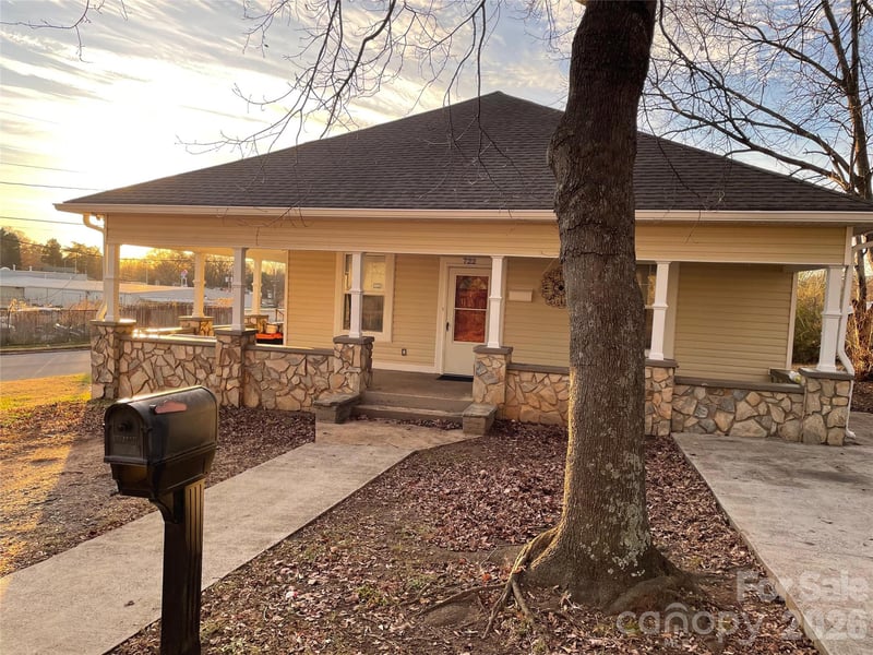 722 Live Oak St, Shelby, NC 28150