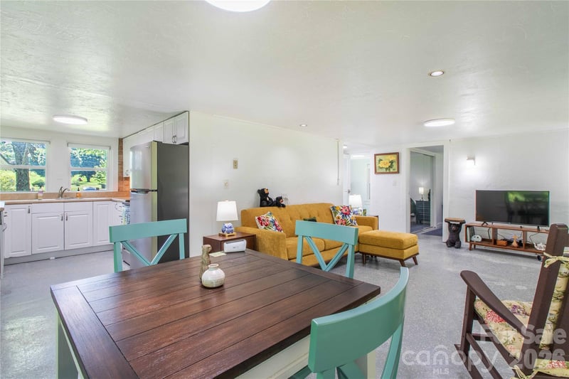 2603 Kim Miller Rd, Lake Toxaway, NC 28747