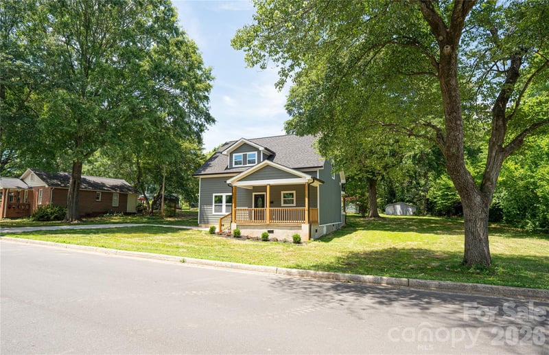 209 East Dixon St, Lincolnton, NC 28092