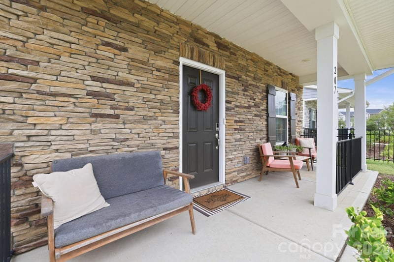 207 Orson Oaks Ln, Pineville, NC 28134