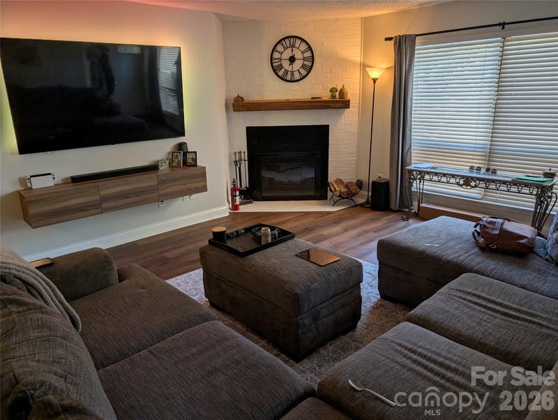 1600 Sharon Rd, Charlotte, NC 28210