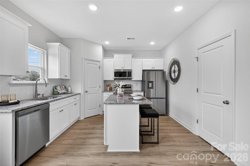 5014 Forestmont Dr, Matthews, NC 28105