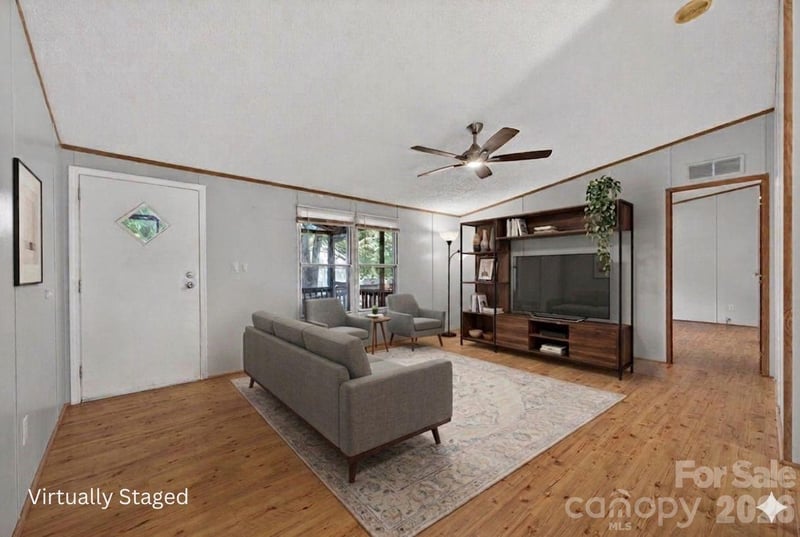 403 Doliver Dr, Horse Shoe, NC 28742