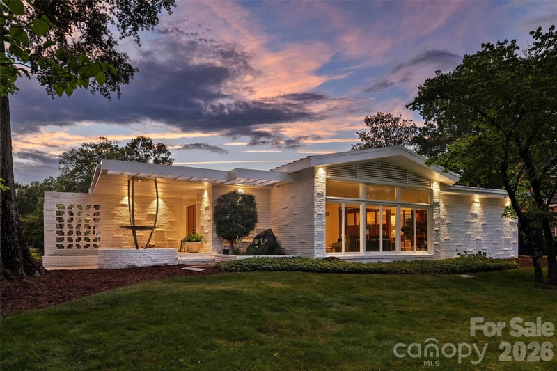1818 Cloister Dr, Charlotte, NC 28211