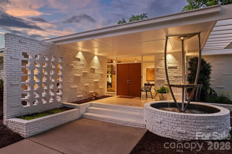 1818 Cloister Dr, Charlotte, NC 28211