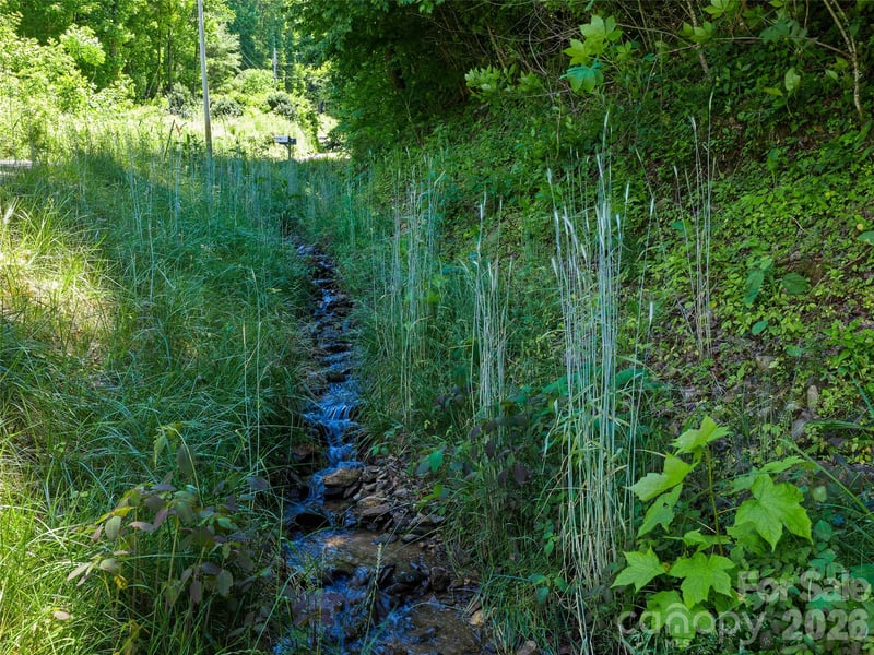 Moody Mountain Rd, Burnsville, NC 28714