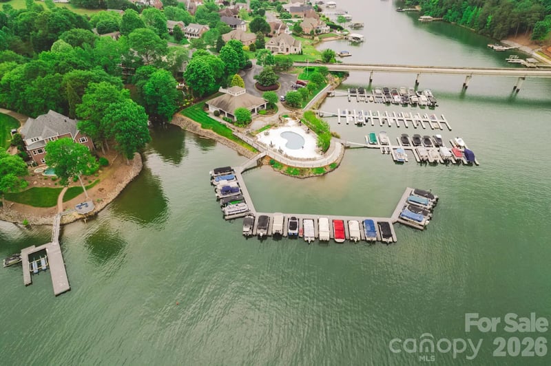111 Cotswold Ct, Statesville, NC 28677