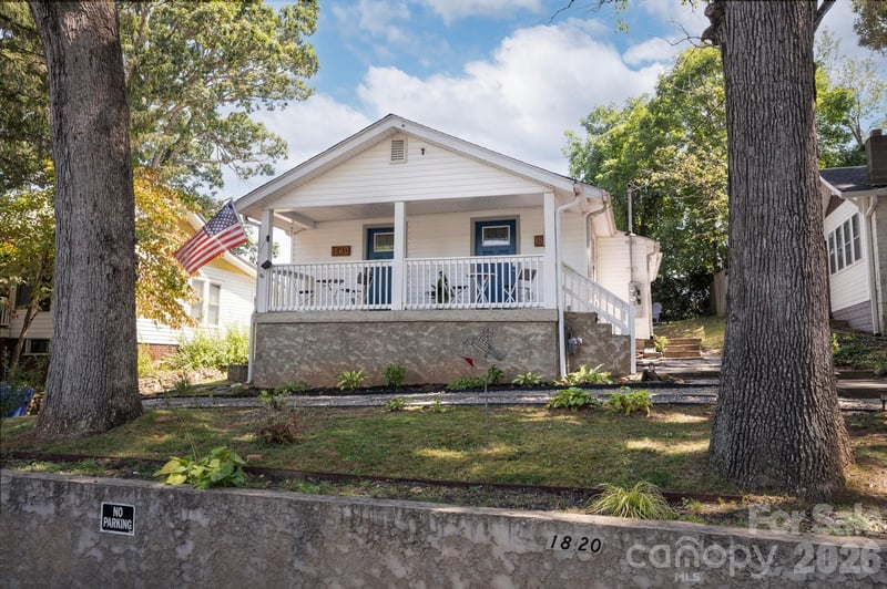 18 Oteen Park Pl, Asheville, NC 28805