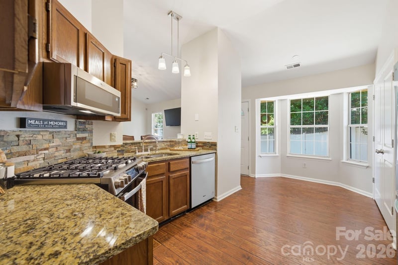5701 Ebley Ln, Charlotte, NC 28227
