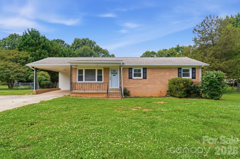 913 Harper Rd, Gastonia, NC 28056