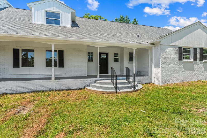 2705 Robinson Rd, Newton, NC 28658