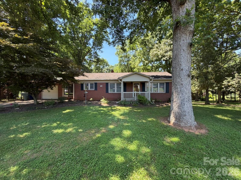 110 1st Street Pl, Conover, NC 28613