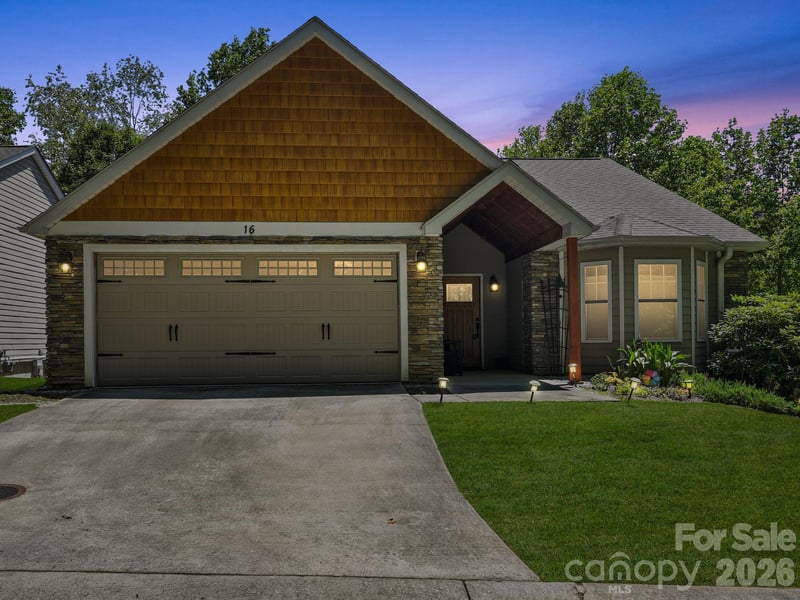 16 Jennlynn Dr, Arden, NC 28704