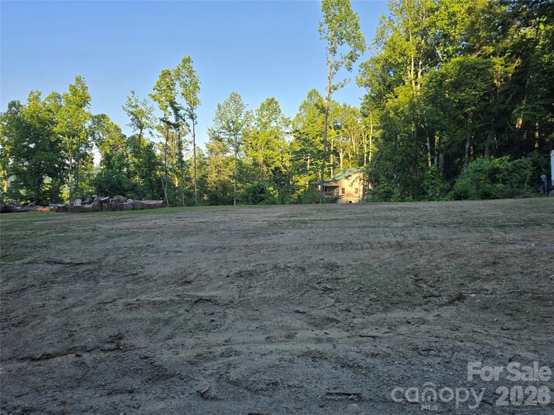 1480 Davis Mountain Rd, Hendersonville, NC 28739