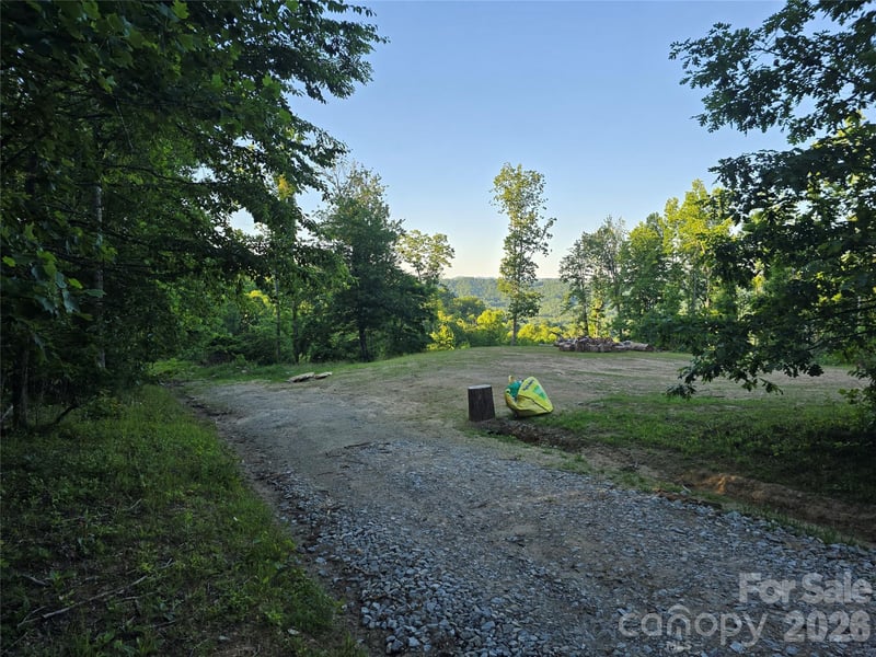 1480 Davis Mountain Rd, Hendersonville, NC 28739