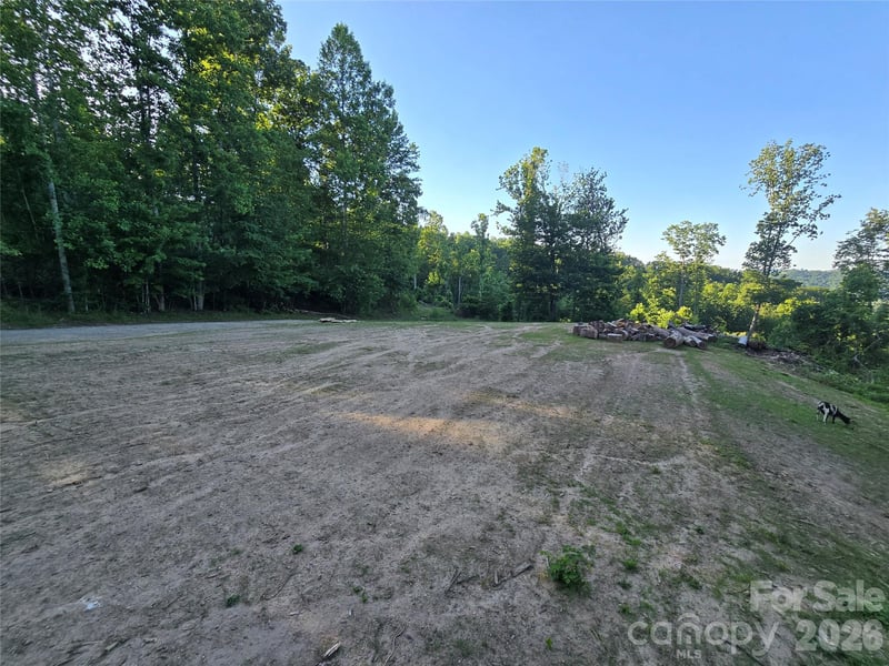 1480 Davis Mountain Rd, Hendersonville, NC 28739