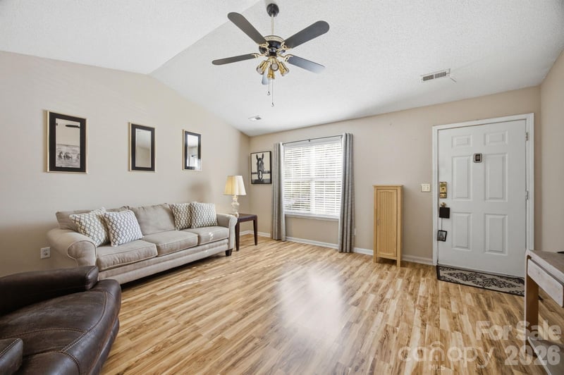 9003 Four Mile Creek Rd, Charlotte, NC 28277