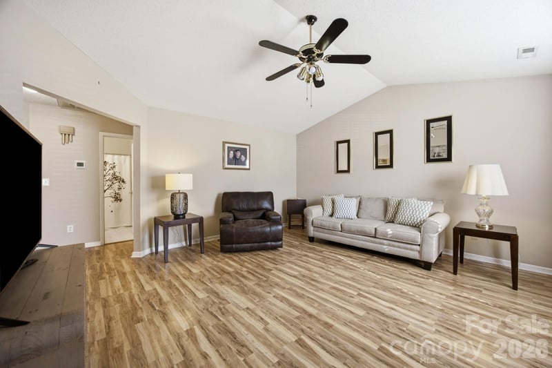 9003 Four Mile Creek Rd, Charlotte, NC 28277