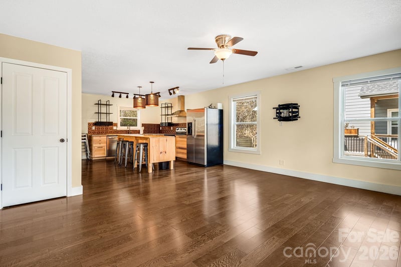 309 London Rd, Asheville, NC 28803