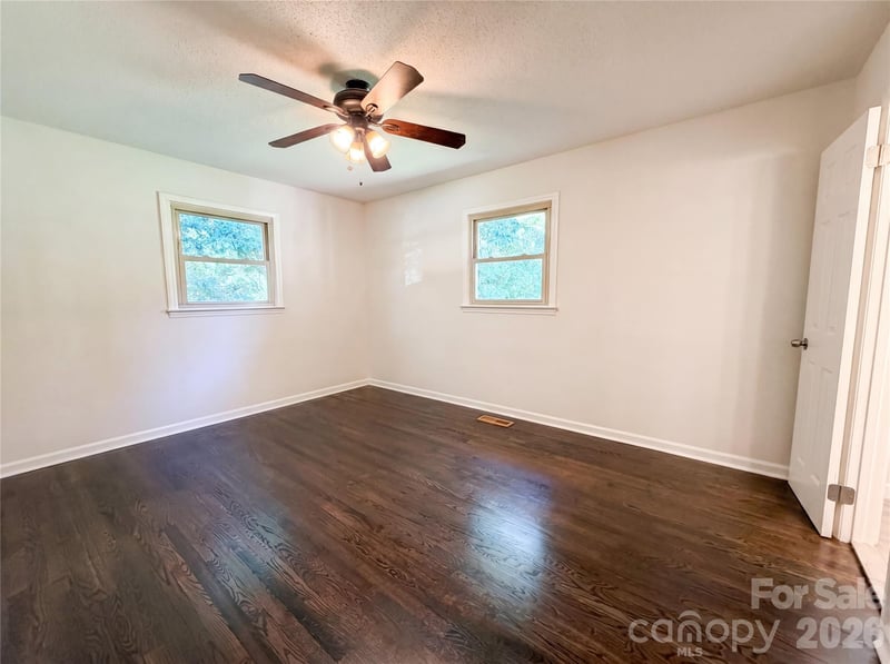 2418 Woodbridge Dr, Gastonia, NC 28056
