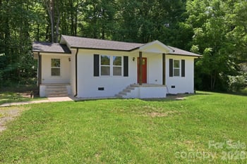 922 Breezewood Dr, Charlotte, NC 28262