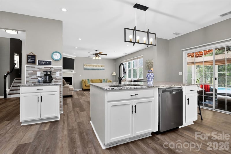 17126 Cambridge Woods Ct, Charlotte, NC 28277