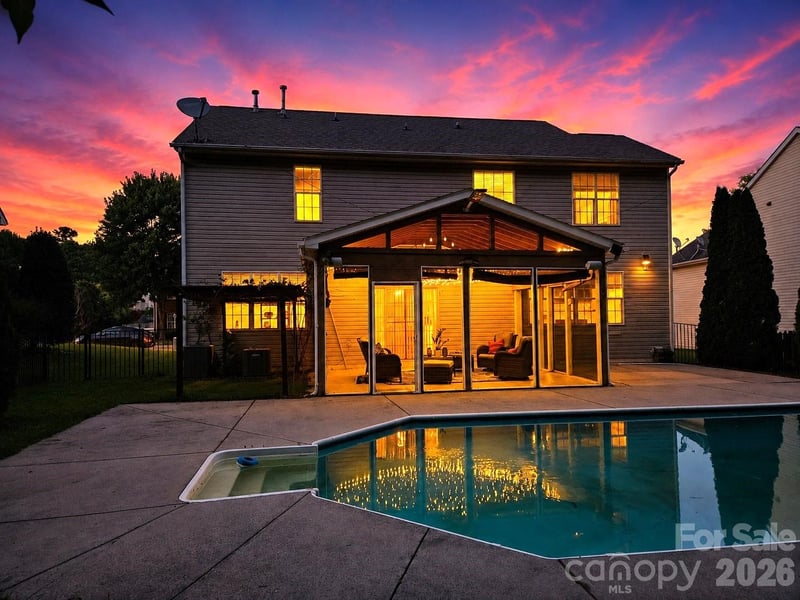 17126 Cambridge Woods Ct, Charlotte, NC 28277