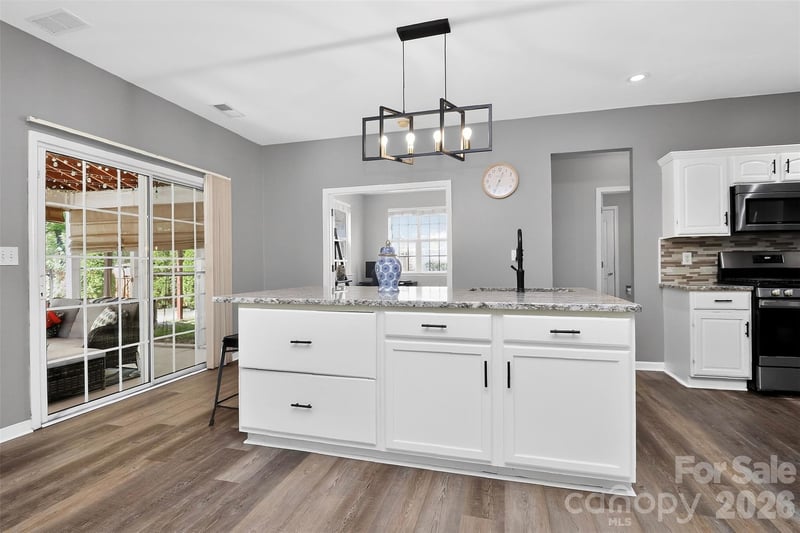 17126 Cambridge Woods Ct, Charlotte, NC 28277